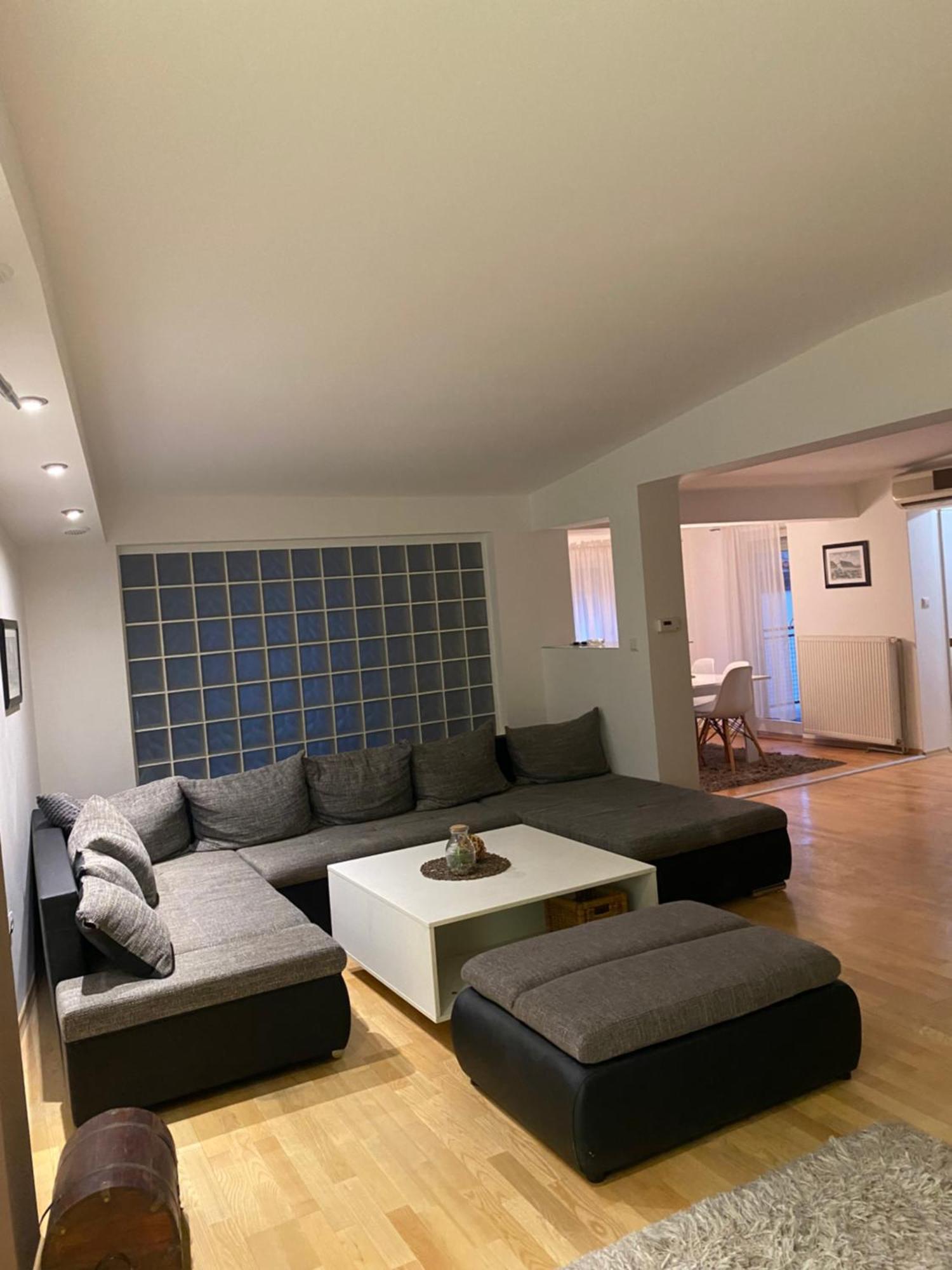 Apartman Loni *