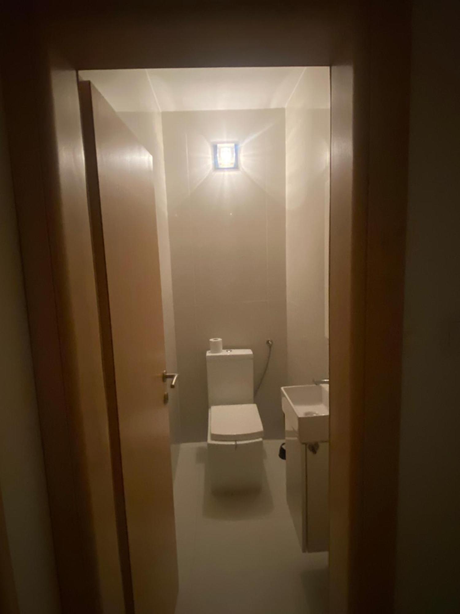 Loni Apartman *